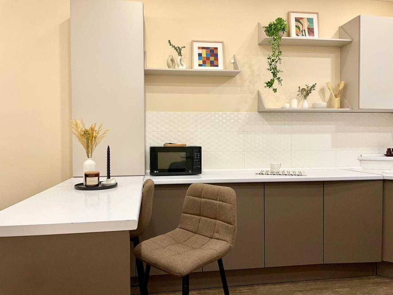 жк комфорт, центр, рядом трц Mega по розыбакиева Apartment Almaty